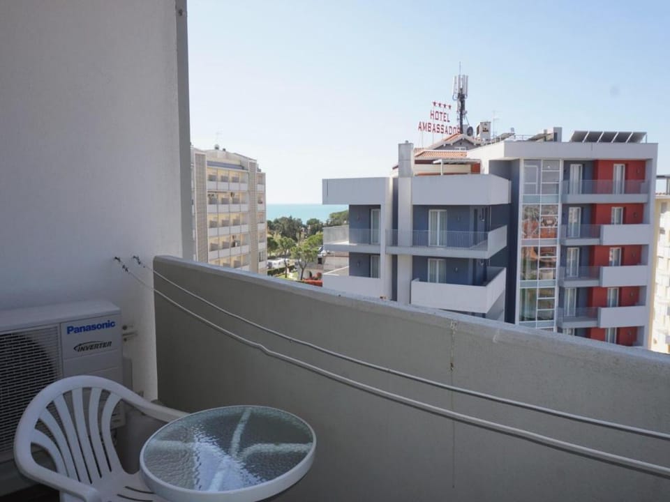 Cozy apartment with two terraces with sea view Apartment in Porto Santa Margherita