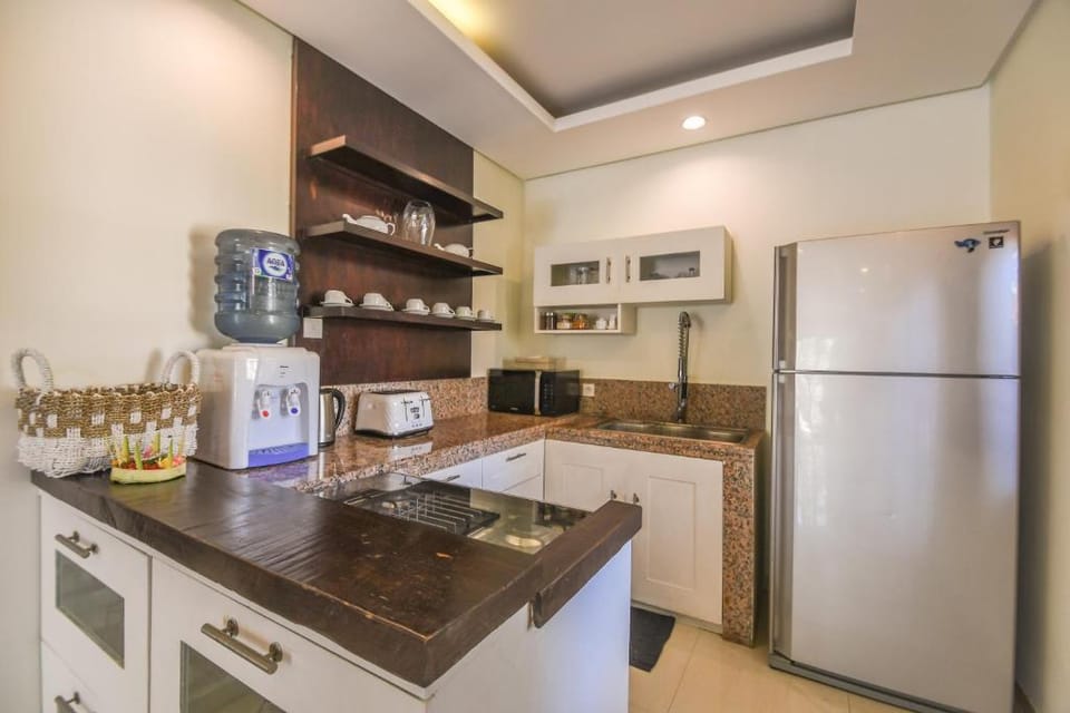 Four Bedroom in Seminyak Area Near by Beach Villa in Kuta