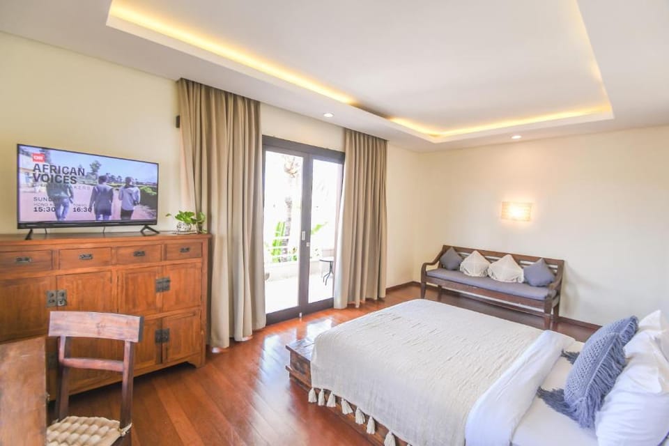 Four Bedroom in Seminyak Area Near by Beach Villa in Kuta