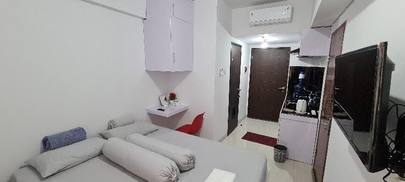 SOLO URBANA APARTEMENT Queen Bed Apartment in Indonesia