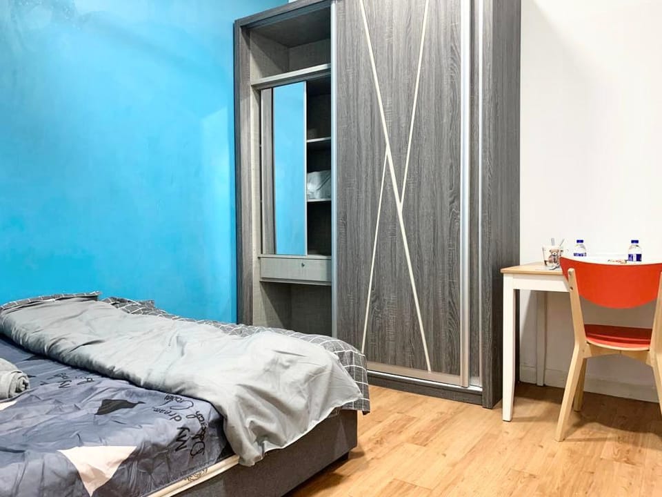 Utropolis (Nearby Airport & Highway) Wifi Apartment in Petaling Jaya