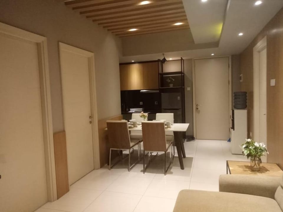 Family Suite Anderson 3BR Pool Side View@Pakuwon Mall Apartment in Surabaya