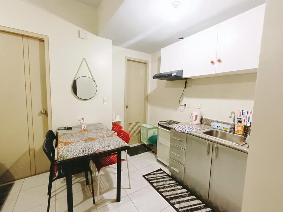 Helen's Hide out Apartment in Quezon City