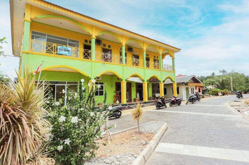 Hotel O Penginapan Sulthan Penyengat Syariah Hotel in Riau Islands, Indonesia