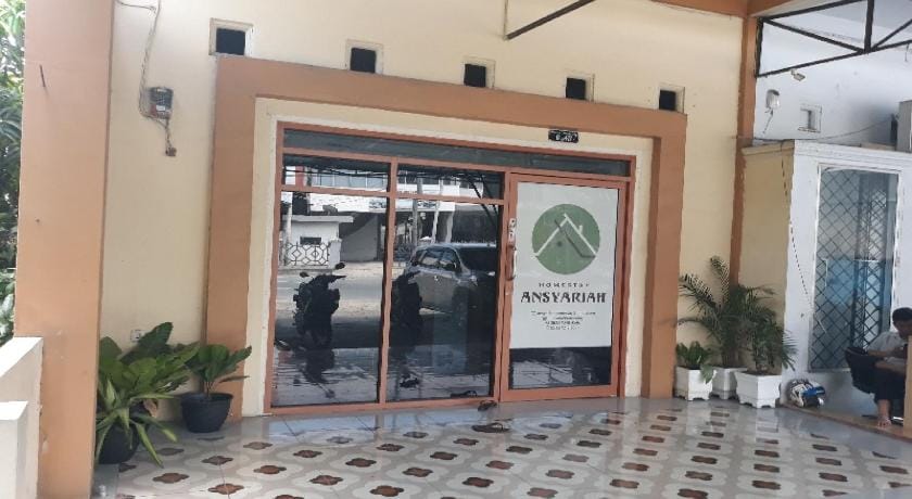 OYO 91162 Homestay Ansyariah Syariah Hotel in Indonesia