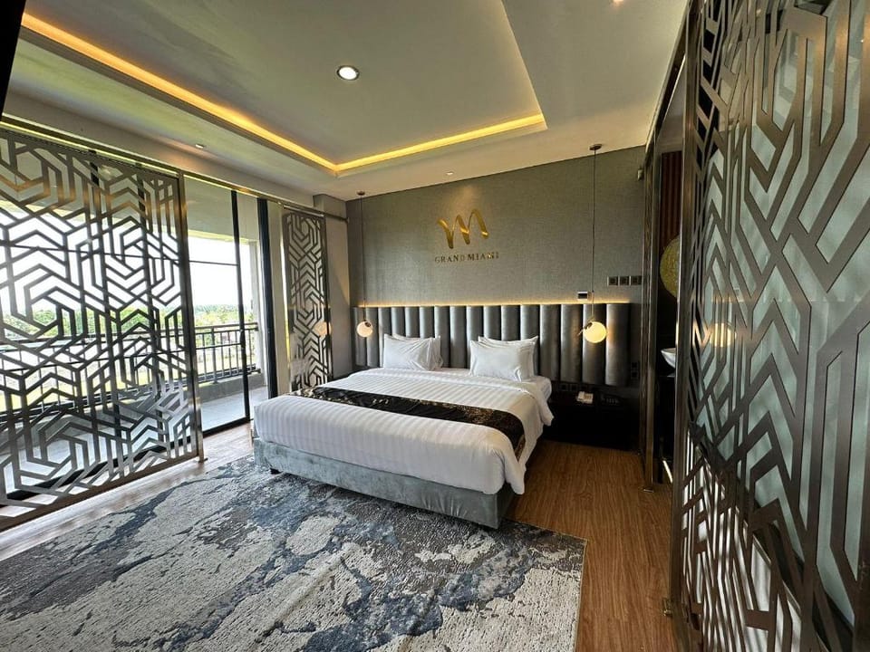 GRAND MIAMI HOTEL Hotel in East Java