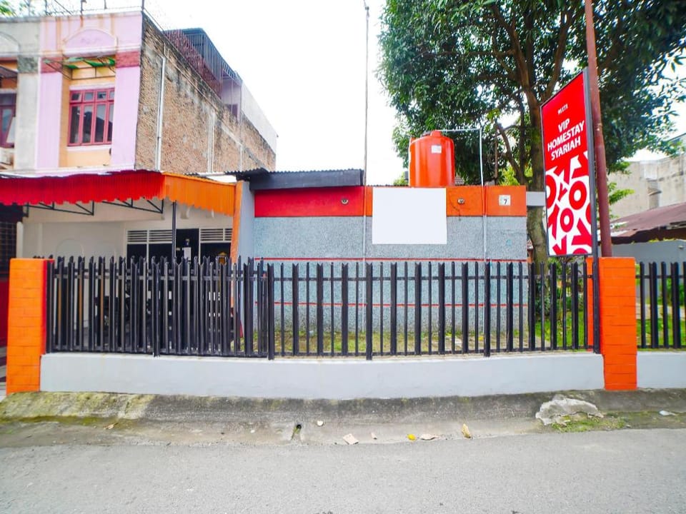 OYO 91171 Vip Homestay Syariah Hotel in Indonesia