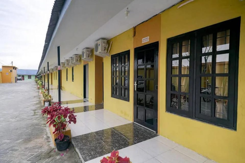 RedDoorz near Ekowisata Mangrove Belawan Medan Hotel in Indonesia