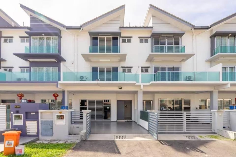 Four BR Coconut Homestay Tj Karang Kuala Selangor Villa in Selangor, Malaysia