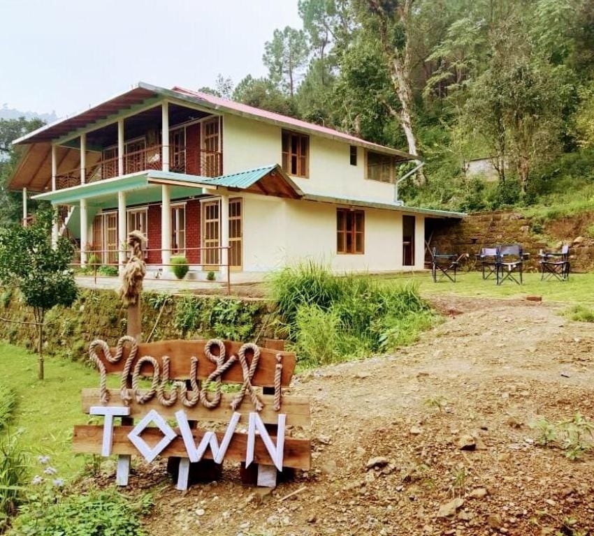 MOWGLI TOWN #homestay Apartment in Uttarakhand