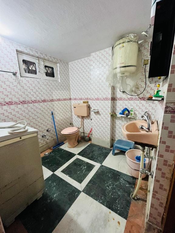 Hostel at affordable price (400 per bed) Apartment in Punjab, India
