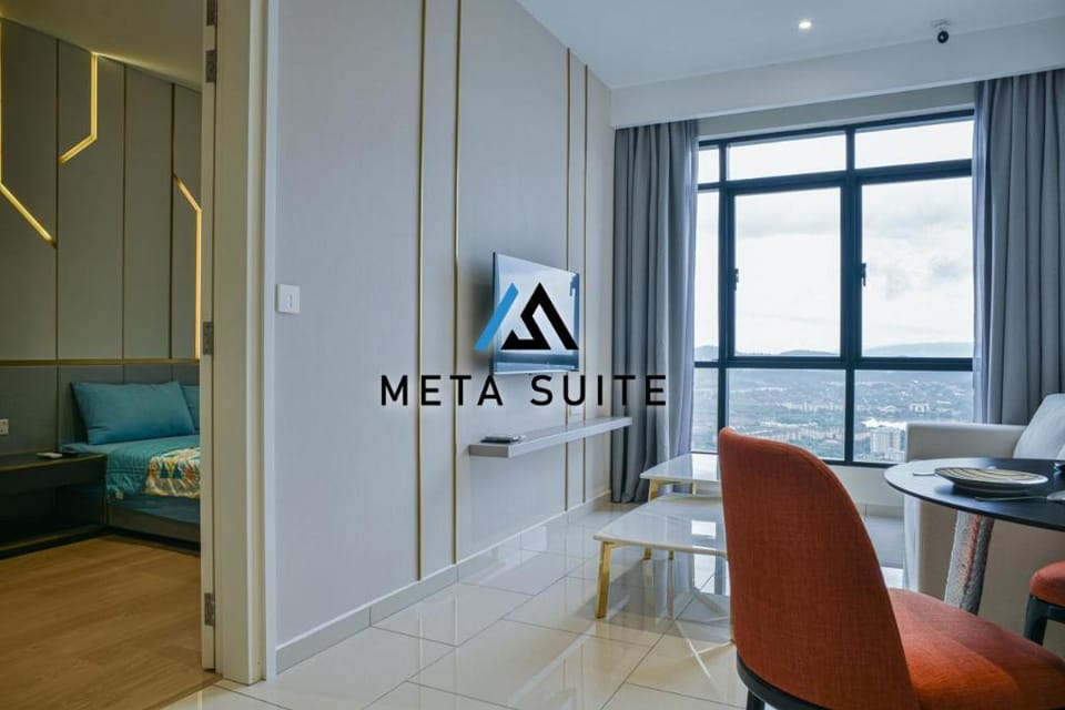 Sky pool 4 star hotel grade stay in i-City 2 Apartment in Selangor, Malaysia