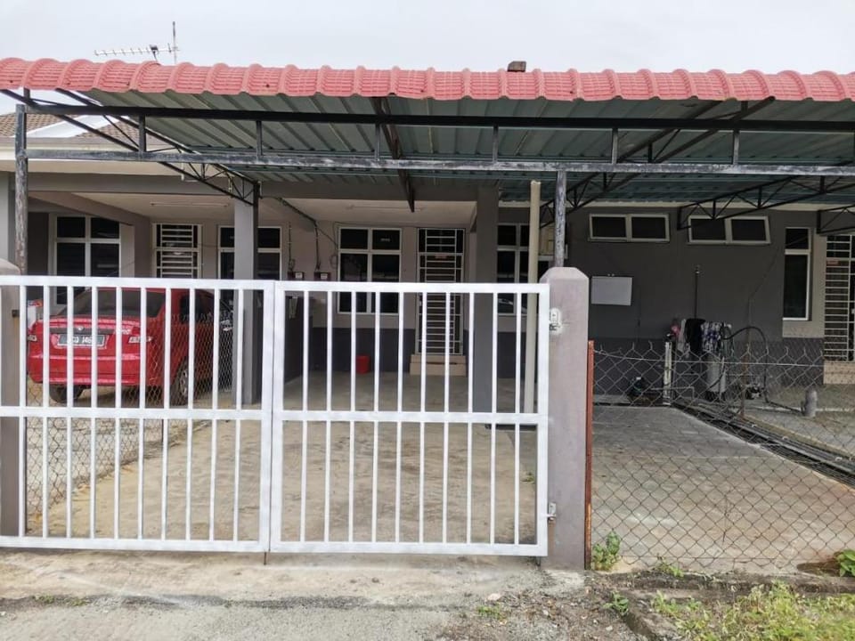 HomestayKu @Bachok 3R2B Near UMK/IKBN/Beaches Vacation rental in Malaysia