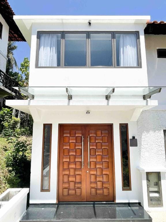 SEA TO SKY  Villa 3 Bedroom Luxury Ocean View Villa in Riau Islands, Indonesia