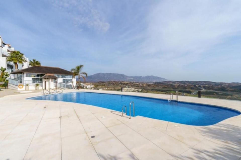 CT 130 - Los Cortijos - Golf & Sea Apartment in Sitio de Calahonda