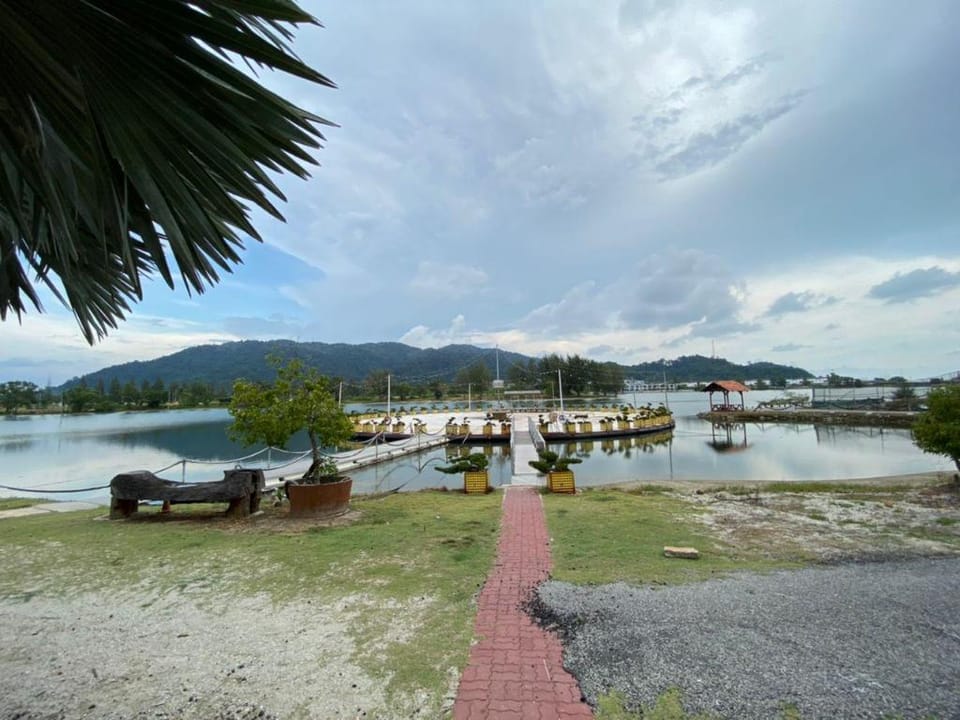 Marina Island D'homestay - Family Suite Apartment in Perak