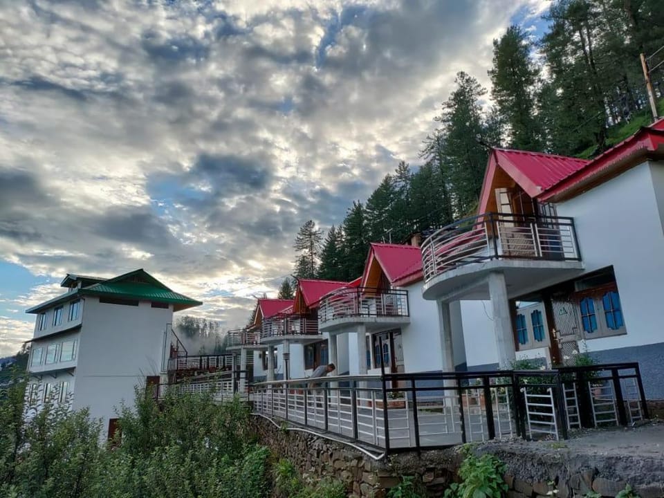 Treeline Cottages Narkanda Villa in Himachal Pradesh