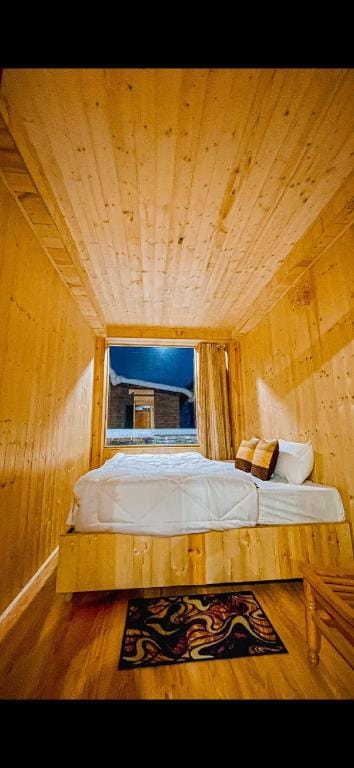 Bello Cliff Luxury Cottage Vacation rental in Manali