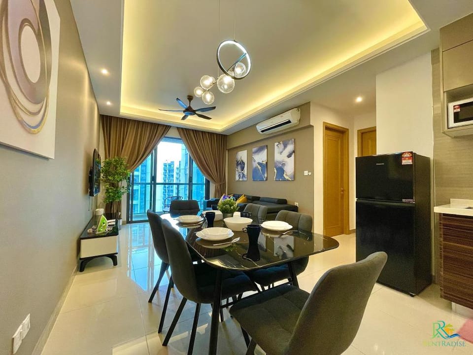 Luna Suite •R&F Mall @ 2BR nearCIQ by RR JBcity Apartment in Johor Bahru