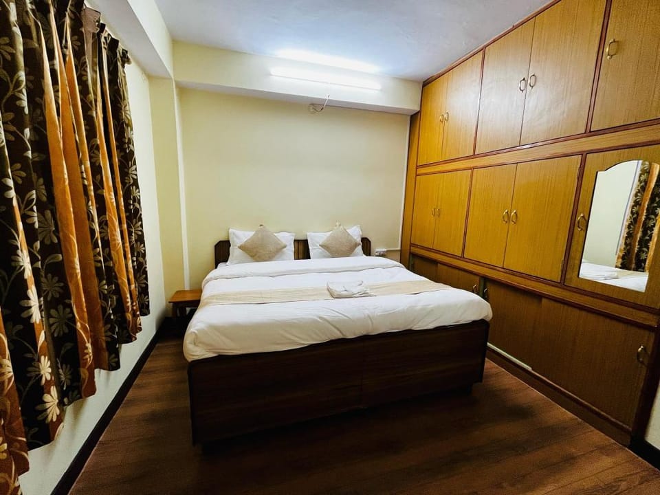 Lovely 2 Bedroom Apartment with mountain view Vacation rental in Shimla