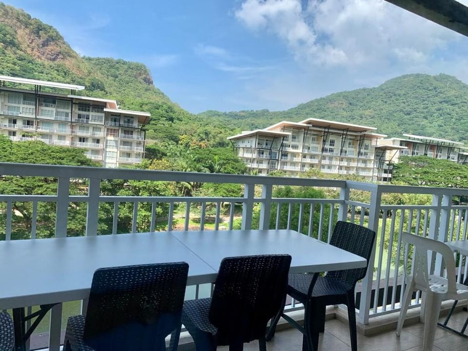 Miranda B 516-2BR atPico de Loro by Raquel's Place Vacation rental in Nasugbu