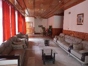 SAYYAM HEIGHTS **CHARMING 32 BEDROOM HOTEL** Apartment in Pakistan