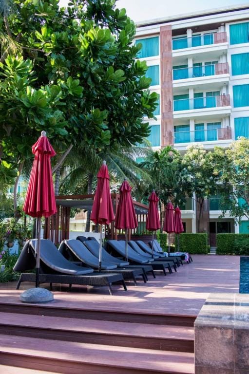 Amari Deluxe Pool View Apartment in Nong Kae