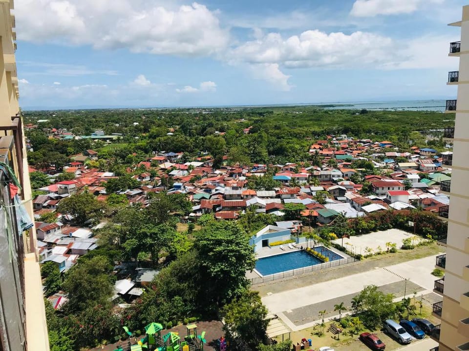 Sea-City View with balcony Apartment in Lapu-Lapu City