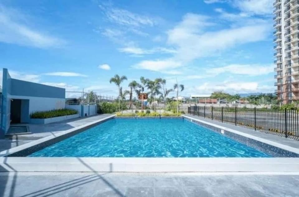 Sea-City View with balcony Apartment in Lapu-Lapu City