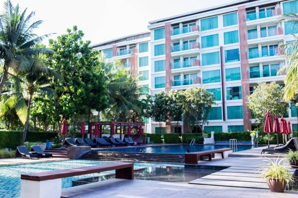 Amari Family Pool View Hua Hin Apartment in Nong Kae