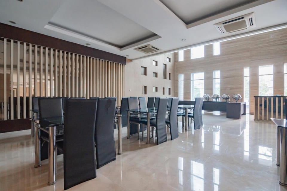 Urbanview Hotel Newton Riau Bandung by RedDoorz Hotel in Bandung