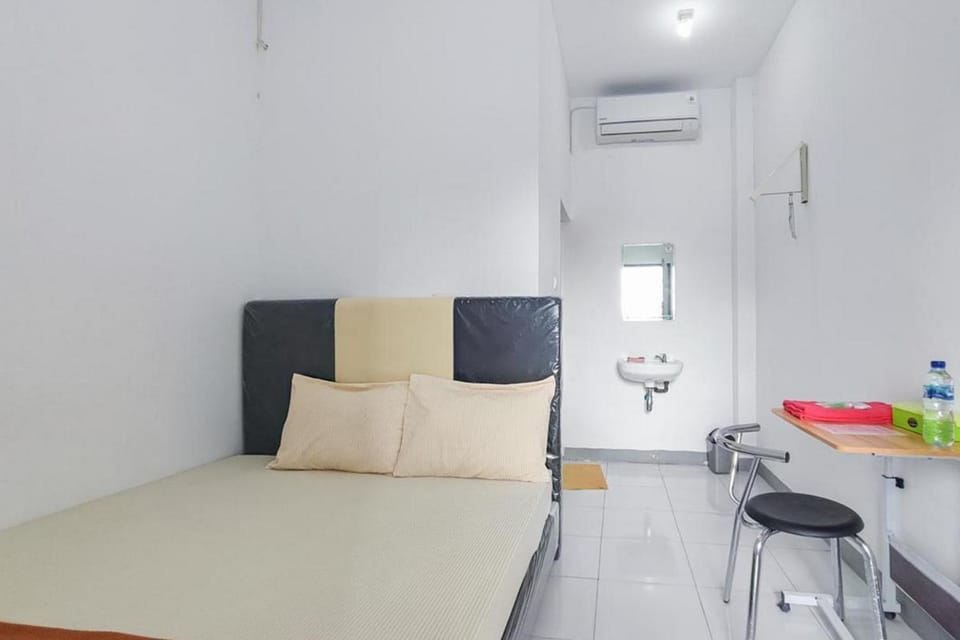 Shekinah Homestay & Cafe Waikabubak RedPartner Hotel in Indonesia