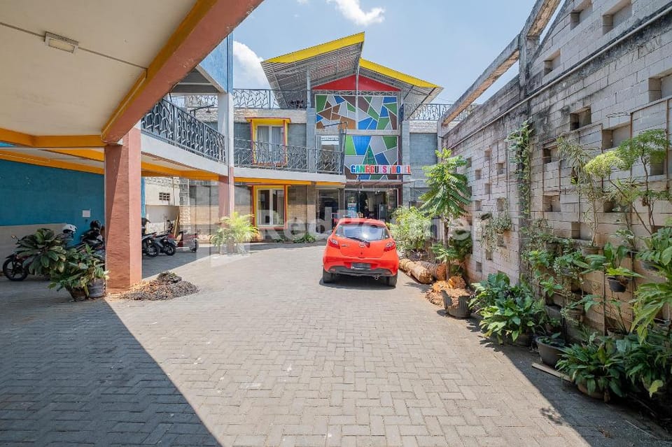 Hotel Grand El-a Syariah Mitra RedDoorz Hotel in East Java