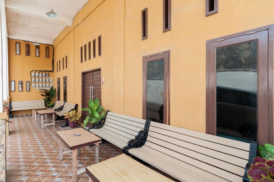 Urbanview Hotel Nisura Homestay Medan by RedDoorz Hotel in Indonesia