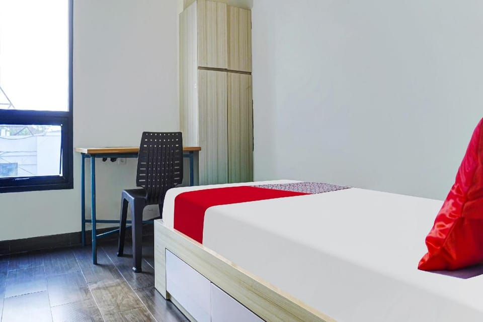 OYO Life 91205 Rindang Guesthouse Syariah Hotel in West Java