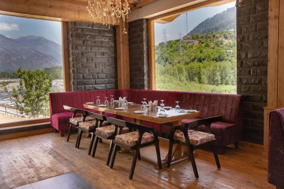 SHIRAR RESORT AND SPA Hotel in Himachal Pradesh