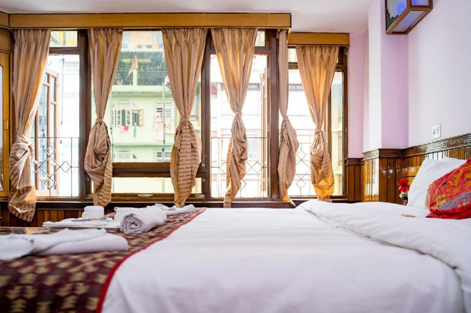 Doma Residency (Mg Marg) Hotel in India