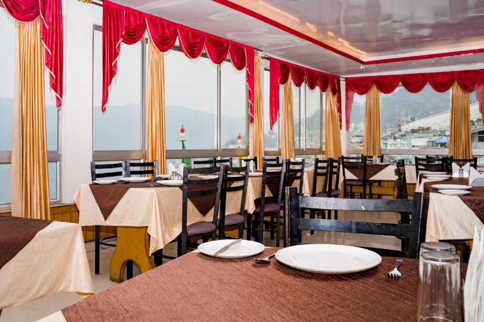 Doma Residency (Mg Marg) Hotel in India