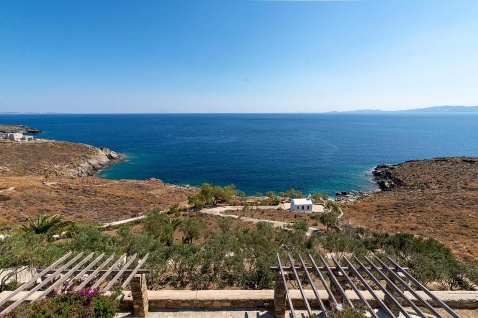 La Chapelle Est in Tinos Apartment in Decentralized Administration of the Aegean