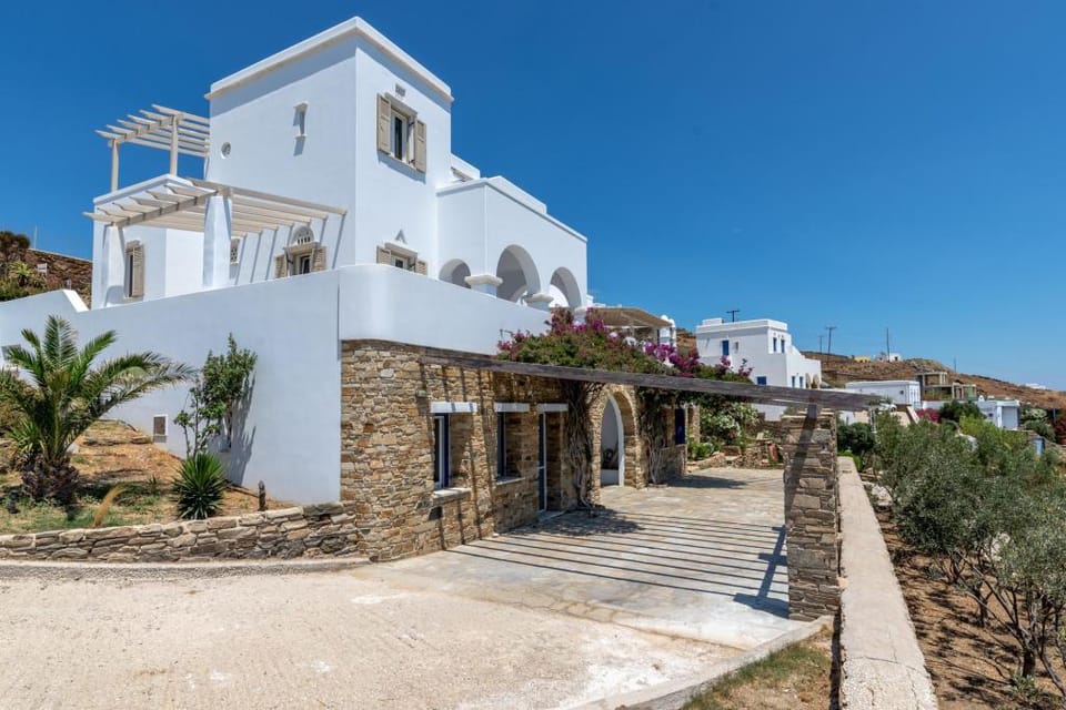 La Chapelle Est in Tinos Apartment in Decentralized Administration of the Aegean