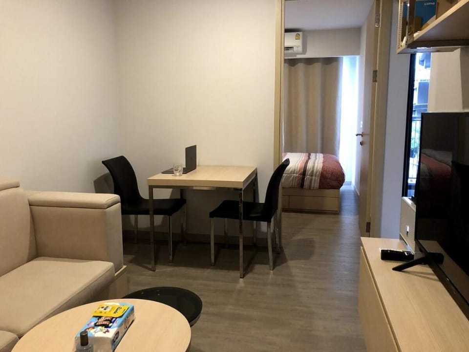 SHADE of Sky Sathon: pool, fitness, parking, wifi+ Apartment in Bangkok