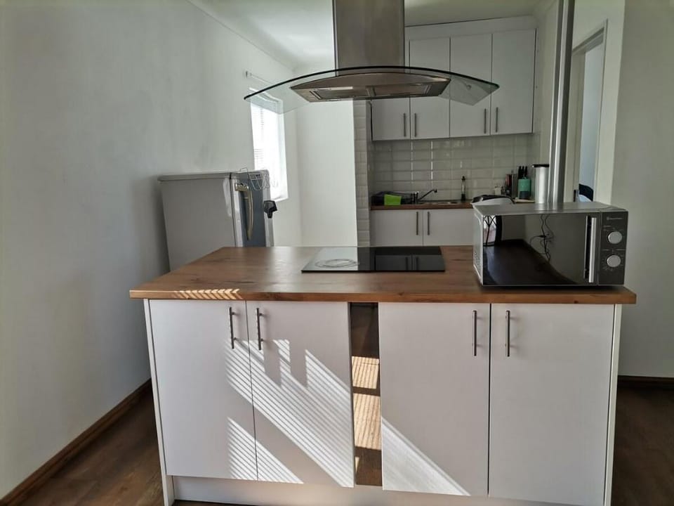 Exquisite 2 x Bedrooms in a Peaceful Area Vacation rental in Cape Town