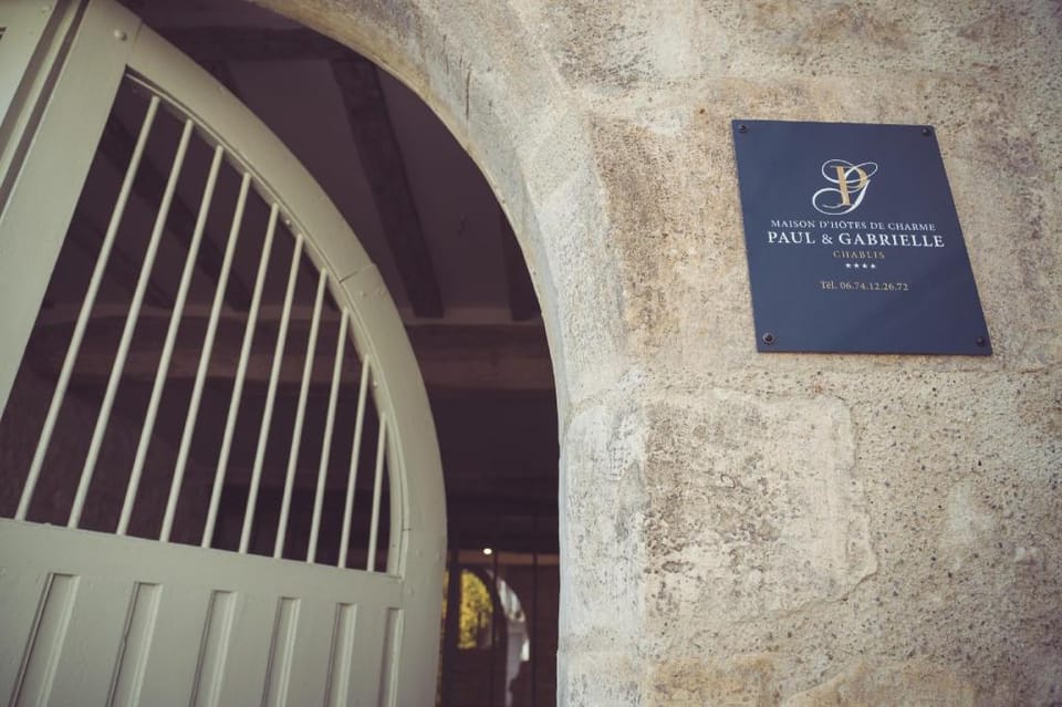 Maison Paul & Gabrielle Apartment in Chablis