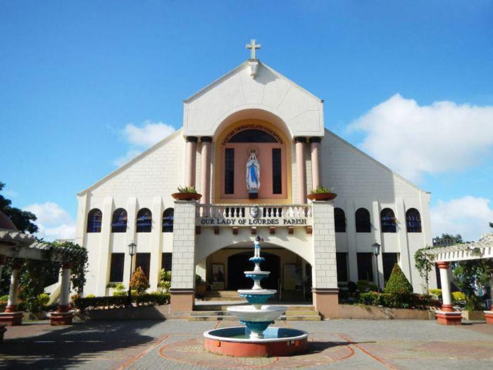 Homey Serin West Tagaytay  w Balcony Free Parking Apartment in Tagaytay