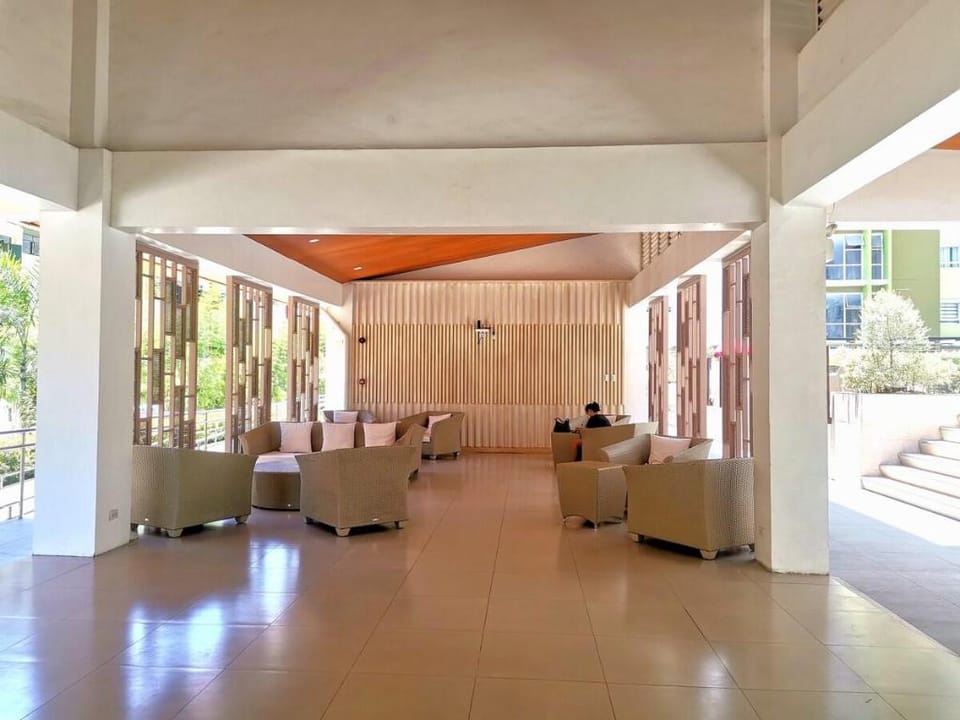 Pool View Studio in Mesaverte w/ Free Pool+Netflix Apartment in Cagayan de Oro