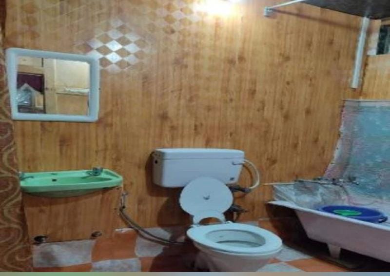 Buckingham Palace Group Apartment in India