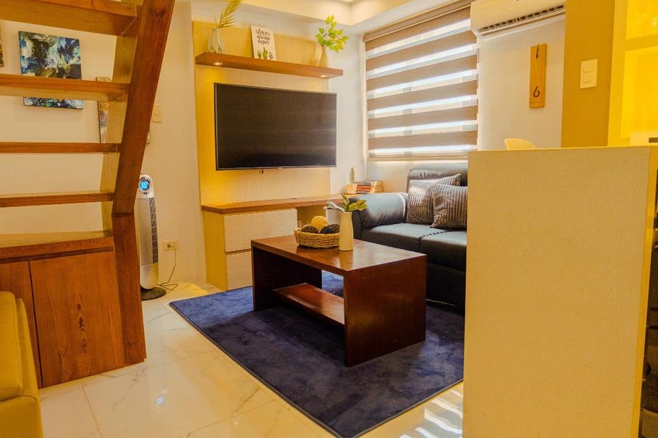 Yong's Place at Isabelle de Valenzuela Apartment in Region of Manila