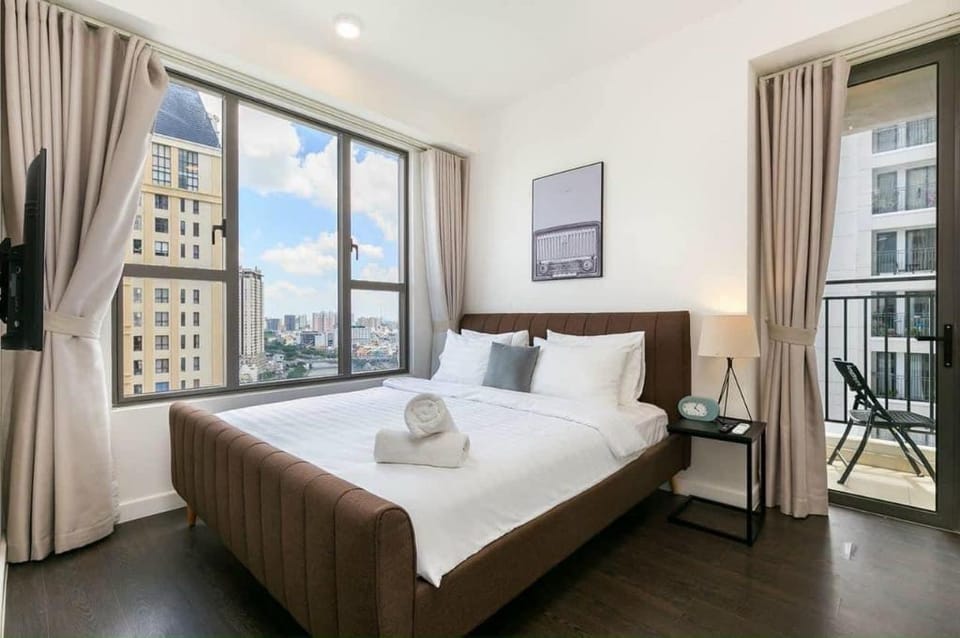 DANNY’s POOL VIEW APT1 near District 1 BUI VIEN! Vacation rental in Ho Chi Minh City