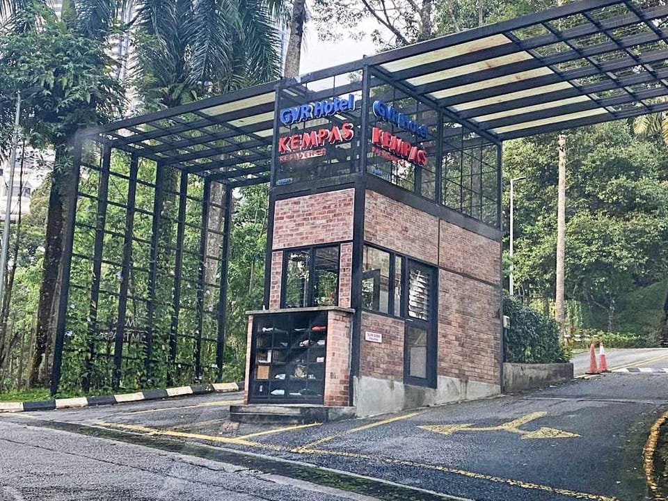 D2-201 Double Bed Room Shared Apartment Kempas Apartment in Selangor, Malaysia