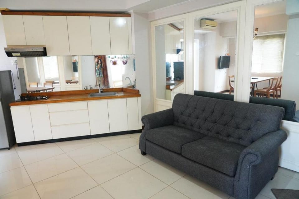 Comfortable 2 Bedroom Apartment near Pakuwon Mall Apartment in Surabaya